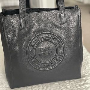 Marc Jacobs Signature Leather Logo Tote Bag
